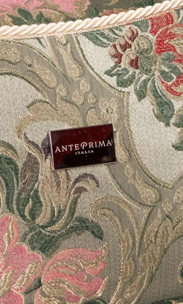 Siena Olive Damask Dogbed anteprima venetian dogbed